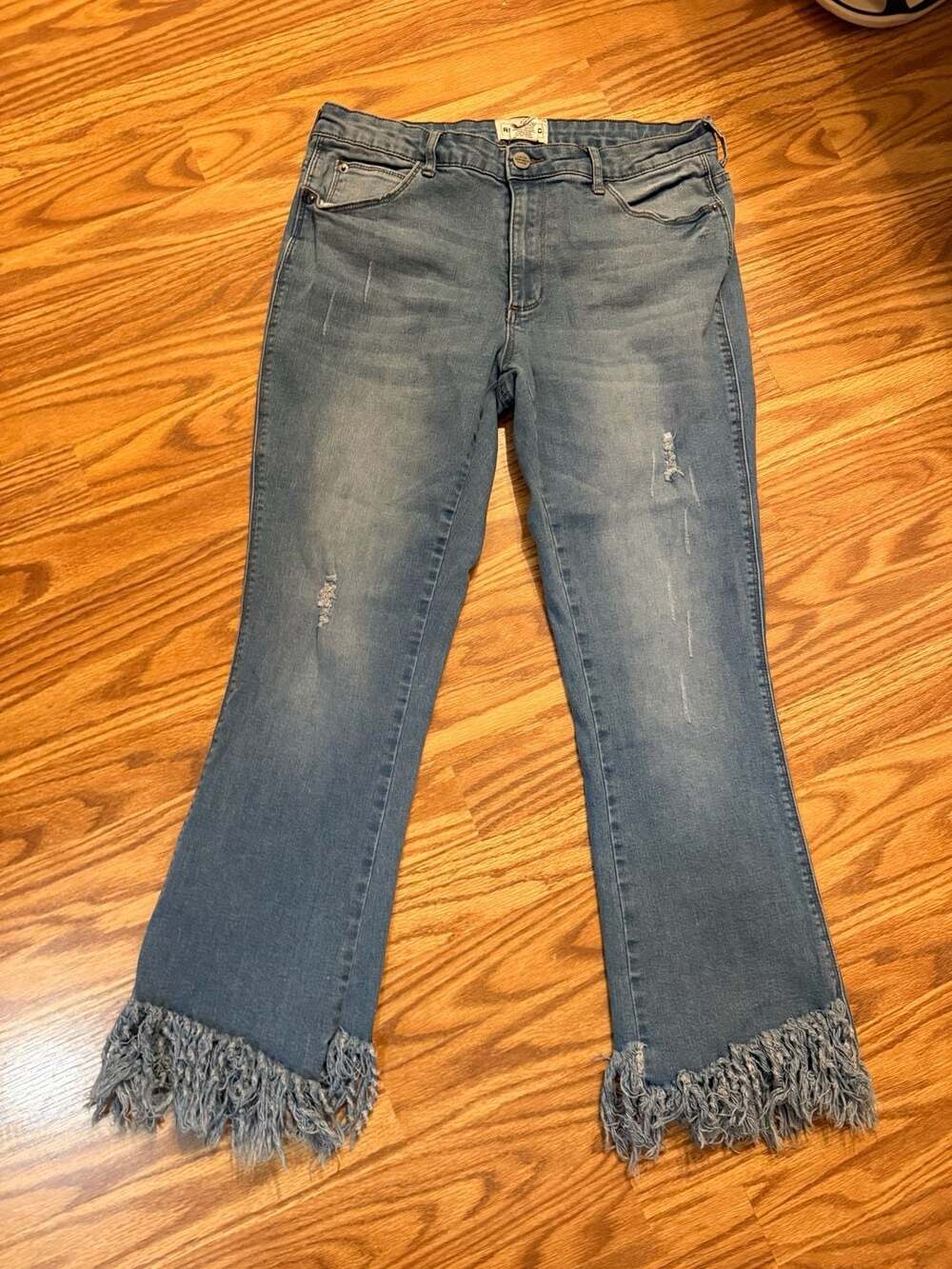 For The Republic Denim Mid-Rise Frayed Hem Distressed Jeans Size 8/28 - Picture 1 of 3